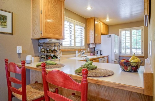 Flagstaff Villa | Mountain Oaks Retreat AC Spacious Flagstaff Townhome Golf Trails Nearby