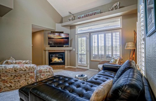Flagstaff Villa | Mountain Oaks Retreat AC Spacious Flagstaff Townhome Golf Trails Nearby