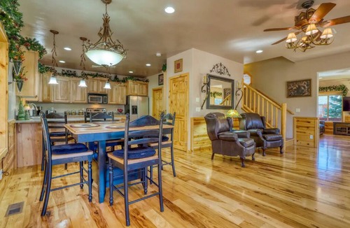 Meadow View Heights Cabin | Mountain retreat in Duck Creek. Prime location.