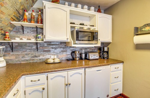 Pinetop Cabin | Mountain-View Cabin in Pinetop w/Fire Pit & Yard