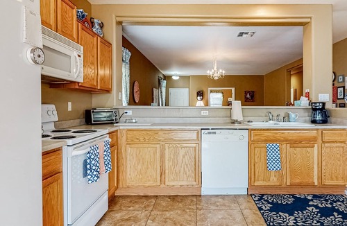 Surprise Farms House | Mountain view home with high-speed WiFi, central AC, and a private washer/dryer