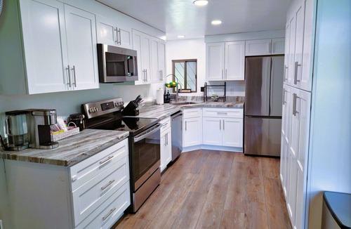 Flagstaff Villa | Mountain View Retreat ~Deck +grill! ~Jacuzzi Tub!