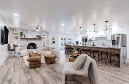 Paradise Valley Village House | MountainView Retreat+Hiking+DivingPool+Spa+GameRm