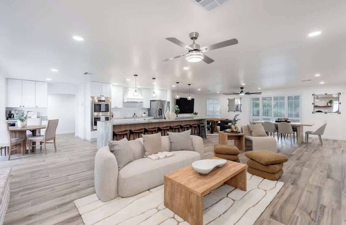 Paradise Valley Village House | MountainView Retreat+Hiking+DivingPool+Spa+GameRm