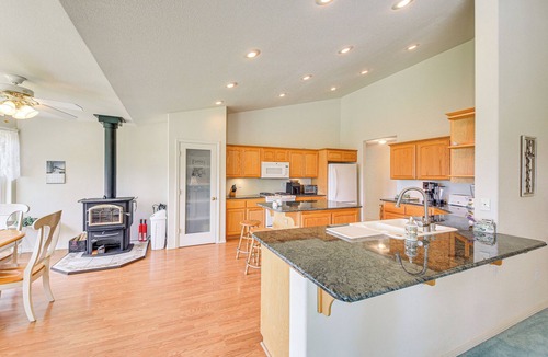 Boundary County House | Moyie Springs Home w/Views, Near Kootenai River!