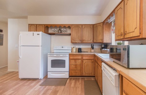 Mount Carmel Junction House | Mt Carmel Junction private home near Kanab, Zion NP, & small dog Friendly /A/C
