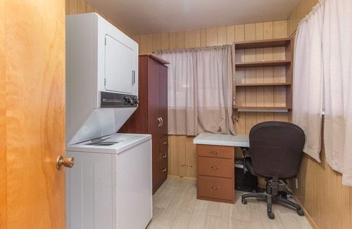 Mount Carmel Junction House | Mt Carmel Junction private home near Kanab, Zion NP, & small dog Friendly /A/C