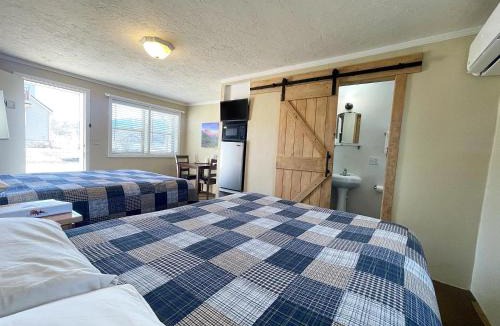 Zion National Park East Entrance Hotel | Mt Carmel Motel Room close to Zion National Park