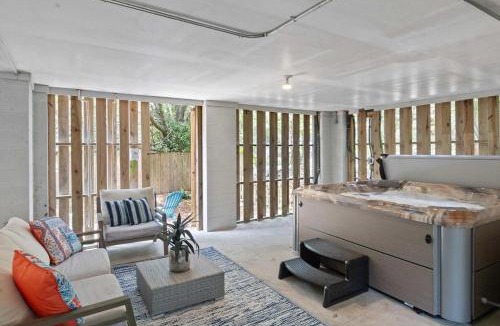 Old Village House | Mt Pleasant Beach Retreat- Mins to Beach-Hot Tub