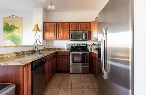 Encanto Condo | Mt Views balcony 2nd Flr MidTown Gated Pool HOT tub