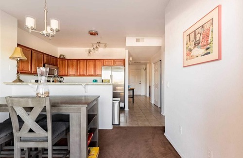 Encanto Condo | Mt Views balcony 2nd Flr MidTown Gated Pool HOT tub