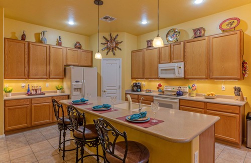 Gold Canyon House | Mt VIEWS, Trails & Golf Oasis, Resort Amenities: Htd POOL, Spa, Putt Green, 3 Mt Bikes