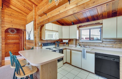 Koosharem Cabin | Mtn-View Cabin w/Horse Pasture in Koosharem