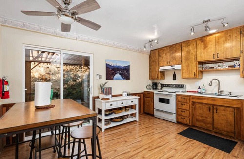 Kaweah Cabin | Mtn Views, Hot Tub, Outdoor Shower, 15m to Sequoia
