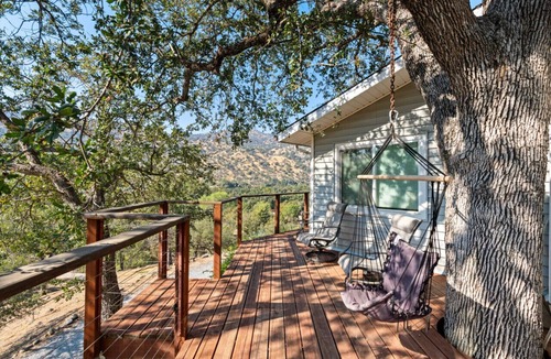Kaweah Cabin | Mtn Views, Hot Tub, Outdoor Shower, 15m to Sequoia