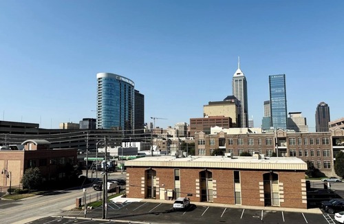 Cole-Noble District Apartment | Multi Unit Downtown Penthouse Suite for 6
