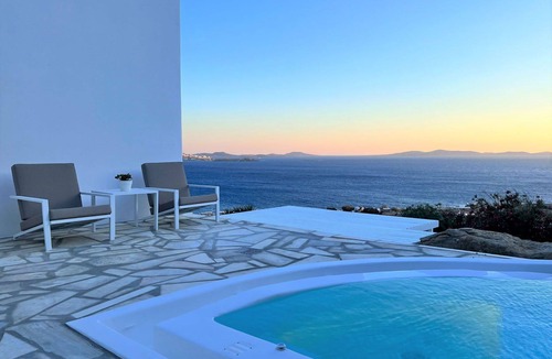 Agios Stefanos House | My Rental Homes - The Rose Suite with Jacuzzi air conditioning private hot tub