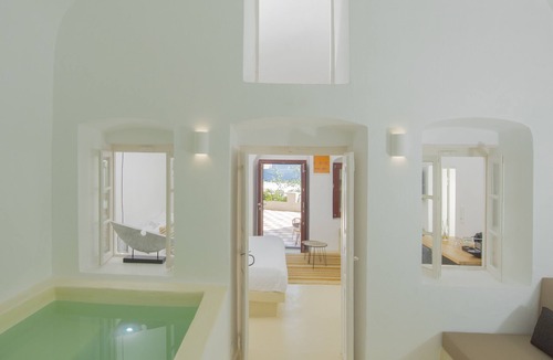 Exo Gonia House | Nano Suites
