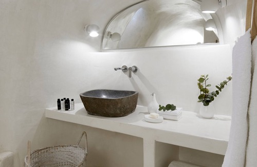 Exo Gonia House | Nano Suites
