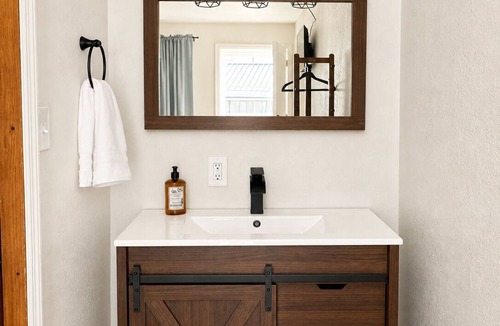 Show Low Hotel | Nashville Love room at Kiva on main st in Show Low