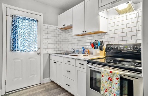 Stanton House | Nature's Nook I Cozy 2BR I 15m to RRG I Wi-Fi