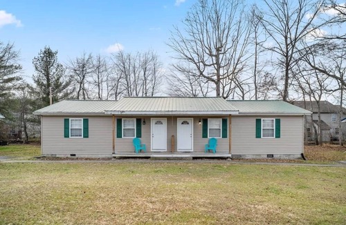 Stanton House | Nature's Nook I Cozy 2BR I 15m to RRG I Wi-Fi
