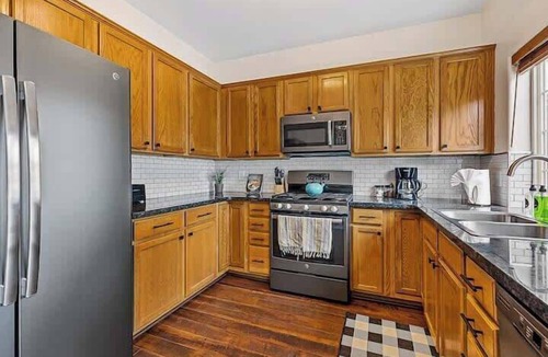 Southside House | NAU/DT | Elevated 2 bdrm | Sleeps 6 | Dog Friendly