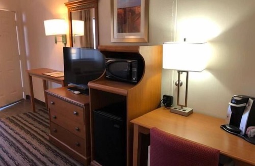 St. Michaels Hotel | Navajoland Inn