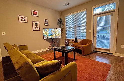 Southwest Raleigh Apartment | NC State Art Museum Rental
