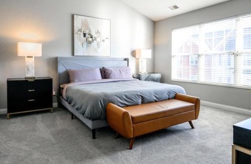 Roseland House | ND Luxury Townhome 8 min to ND Stadium!