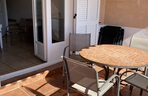 Favone Apartment | N°0-Apartment-Ensuite with Shower-Sea view
