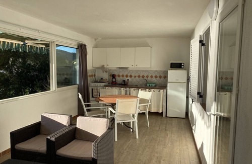 Favone Apartment | N°13-Apartment-Ensuite with Shower-Sea view