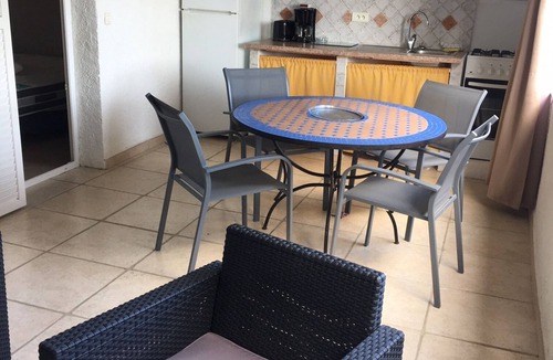 Favone Apartment | N°16-Apartment-Ensuite with Shower-Sea view