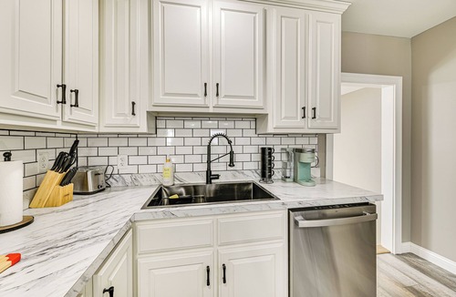 Lebanon House | Near Bourbon Trail: Quiet Home w/Deck