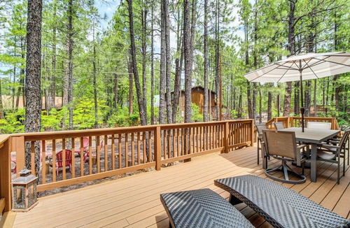 Pinetop Cottage | Near Dining, Hiking & Golf: Pinetop Log Cabin!