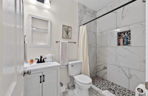 Near Eastside House | Near Downtown - Beville Ave Retreat 2