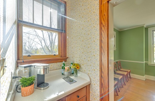 Roselawn Finance House | Near Downtown Cincinnati: Peaceful Retreat!