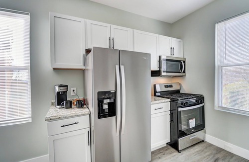 Northside Apartment | Near Downtown Cincinatti with Free Parking