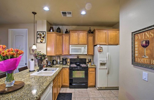 Laveen Village House | Near Golf: Casita w/Patio 10 Mi to Dtwn Phoenix!