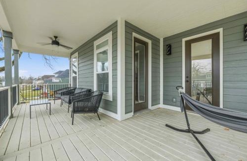 Mapleton/Fall Creek House | Near Indy Attractions Deck Patio Fenced Yard