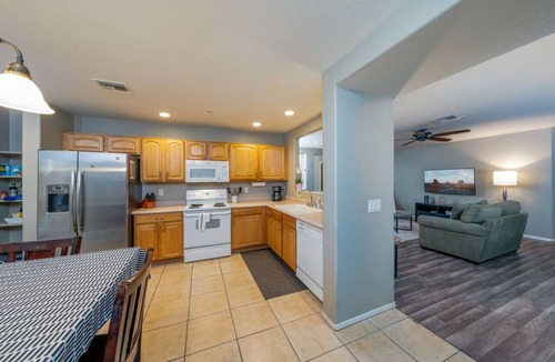 Tucson House | Near KINO/4 BR 2 BA/Fenced/Outdoor Patio