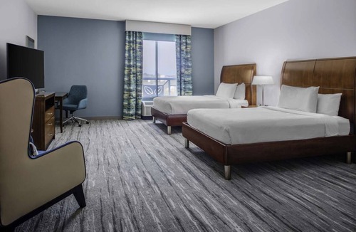 Charleston Hotel | Near Ravenel Bridge | Pool. Bar & Dining