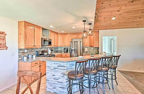 Pinetop Cottage | Near Trails, Lakes & Golf: Pinetop Home w/Deck
