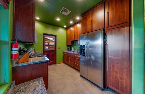 Feldman's House | Near U of A/2 BR 1 BA/Covered Patio/Fenced