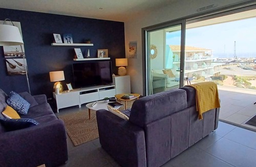 Solenzara Apartment | NEPITA- Feet in the water-sea view-climate-wi-fi