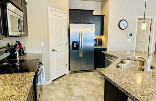 Mesquite House | Nevada Nights Villa by Mesquite Vacation Rentals with Putting Green & Pool!