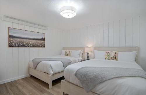 West Yellowstone House | New! 1 minute away from the entrance Wild Flower