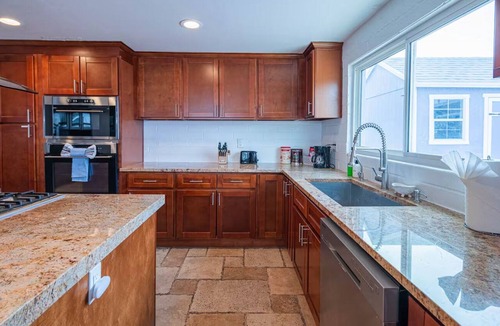 Coldwater Springs House | New! 12 Min to Stadium & 5BR Pool & Sleeps 10