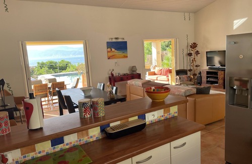 Pietrosella House | New 120m2 villa in a quiet residential villa with view of the Ajaccio golf