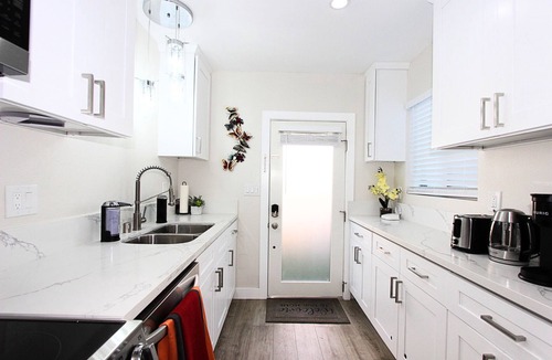 Fontana House | NEW! 2-Bedroom Fontana Guest House close to Kaiser Permanente